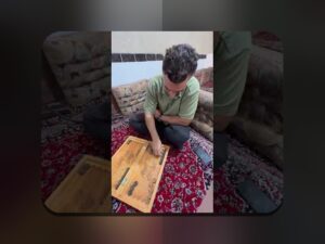 آموزش بازی تخته نرد کامل: راهنمای جامع برای علاقه‌مندان به بازی‌های استراتژیک و سایت شرط بندی